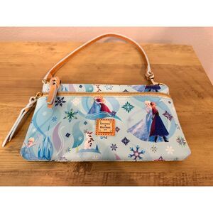 Dooney & Bourke*Disney Parks*FROZEN Elsa & Anna *Wristlet Pouch* 21089Z S165